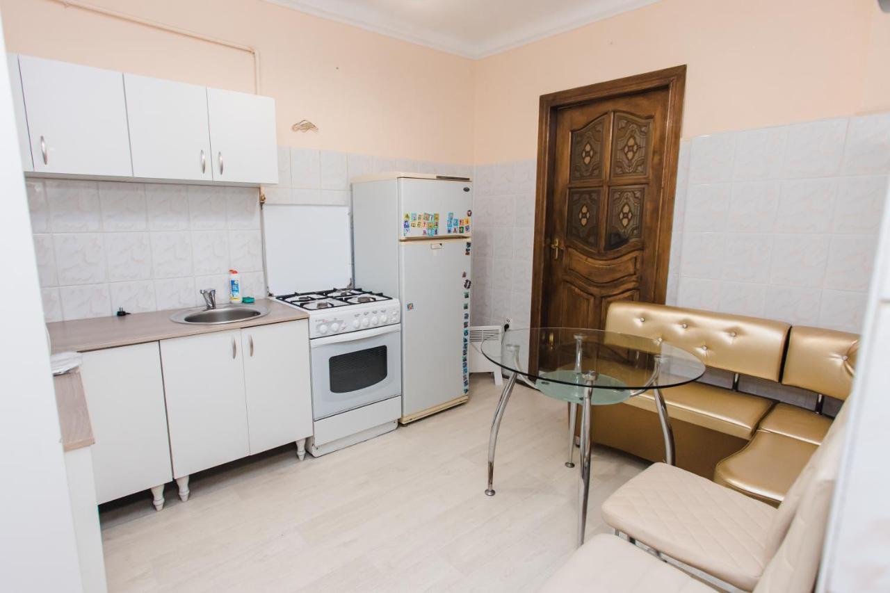 Mary Appartement Lviv Buitenkant foto