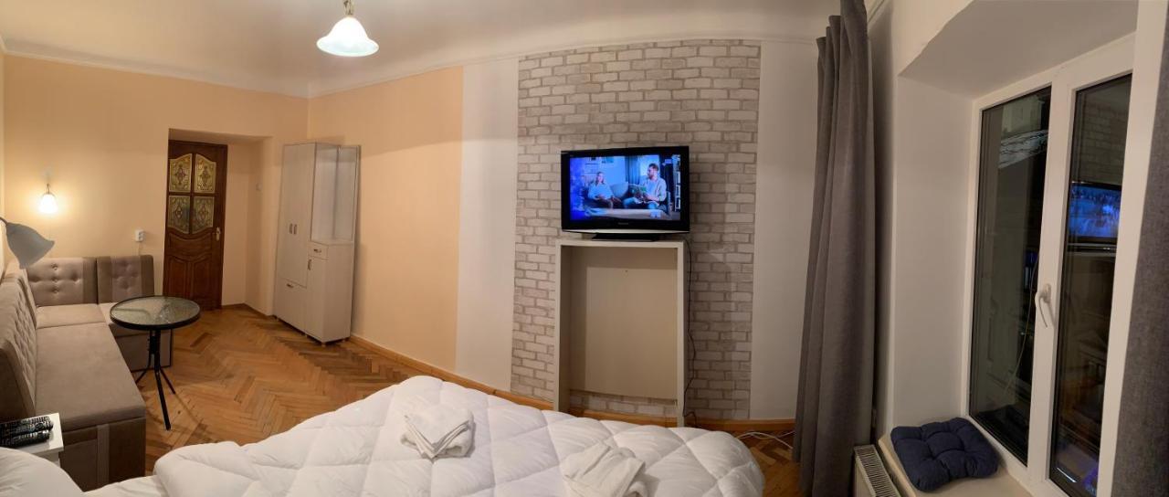 Mary Appartement Lviv Buitenkant foto